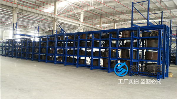 KYT-I-DN150*100柔性接頭,過46號液(yè)壓油的 KYT-I-DN150*100柔性(xìng)接頭,過46號液壓油的(de)